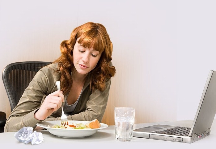 Болит голова при недоедании