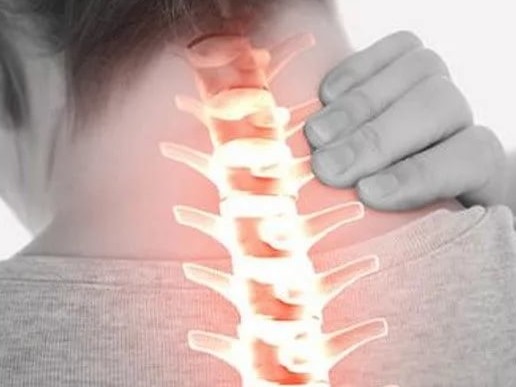 Боли в шеи справа болит голова