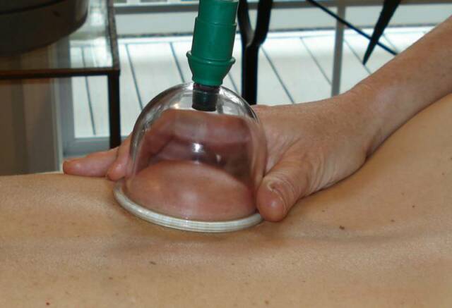 можно ли делать массаж когда болит спина в