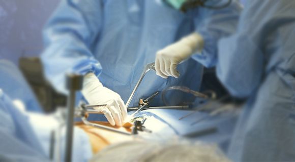 хирургическая операция на позвоночнике